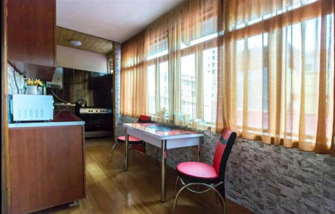 Квартира У Бульвара 1 Batoumi Extérieur photo